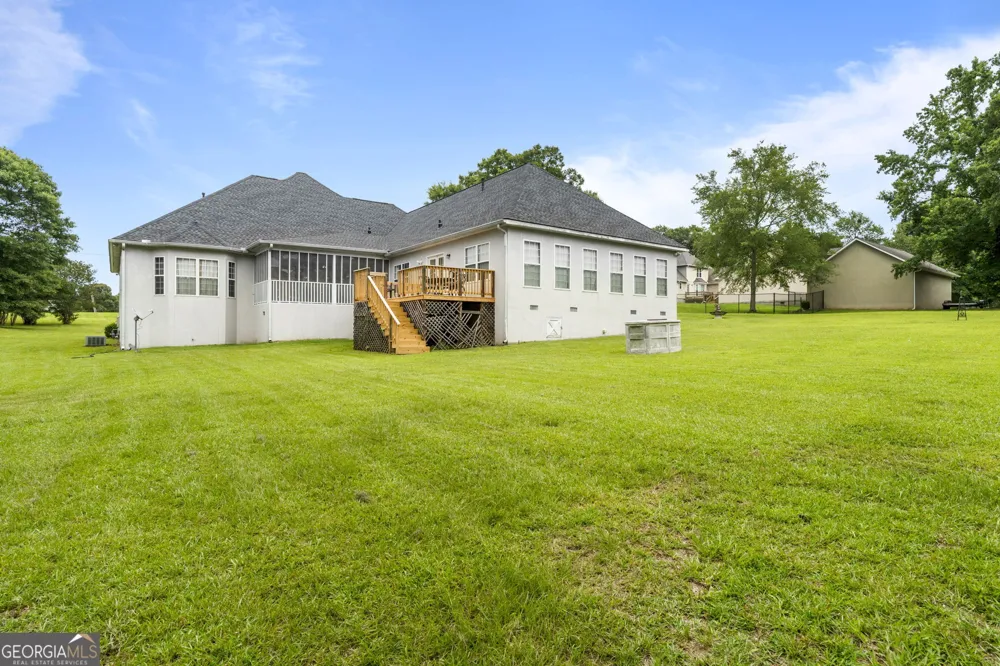 133 Gates RD Lizella, GA 31052