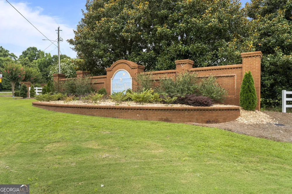 133 Gates RD Lizella, GA 31052