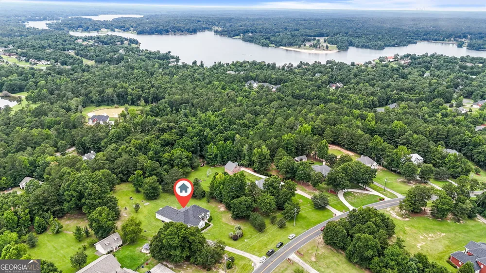 133 Gates RD Lizella, GA 31052