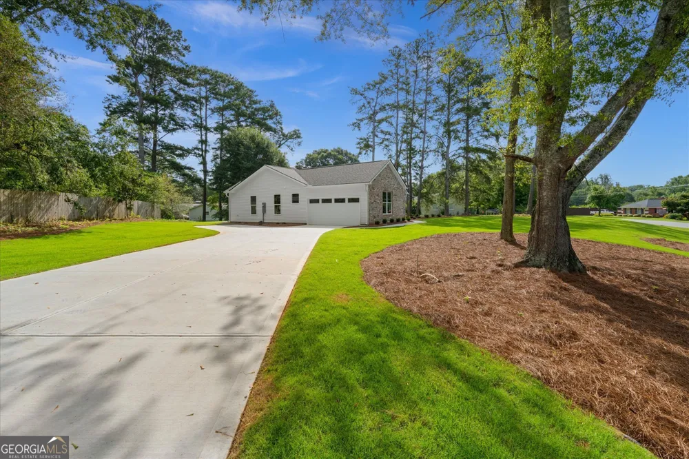10 Colonial DR Carrollton, GA 30117