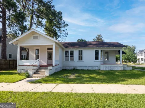 809 Mary ST