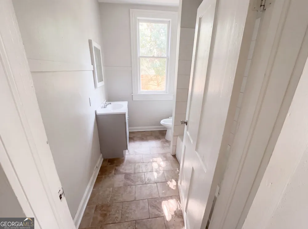 809 Mary ST Waycross, GA 31503