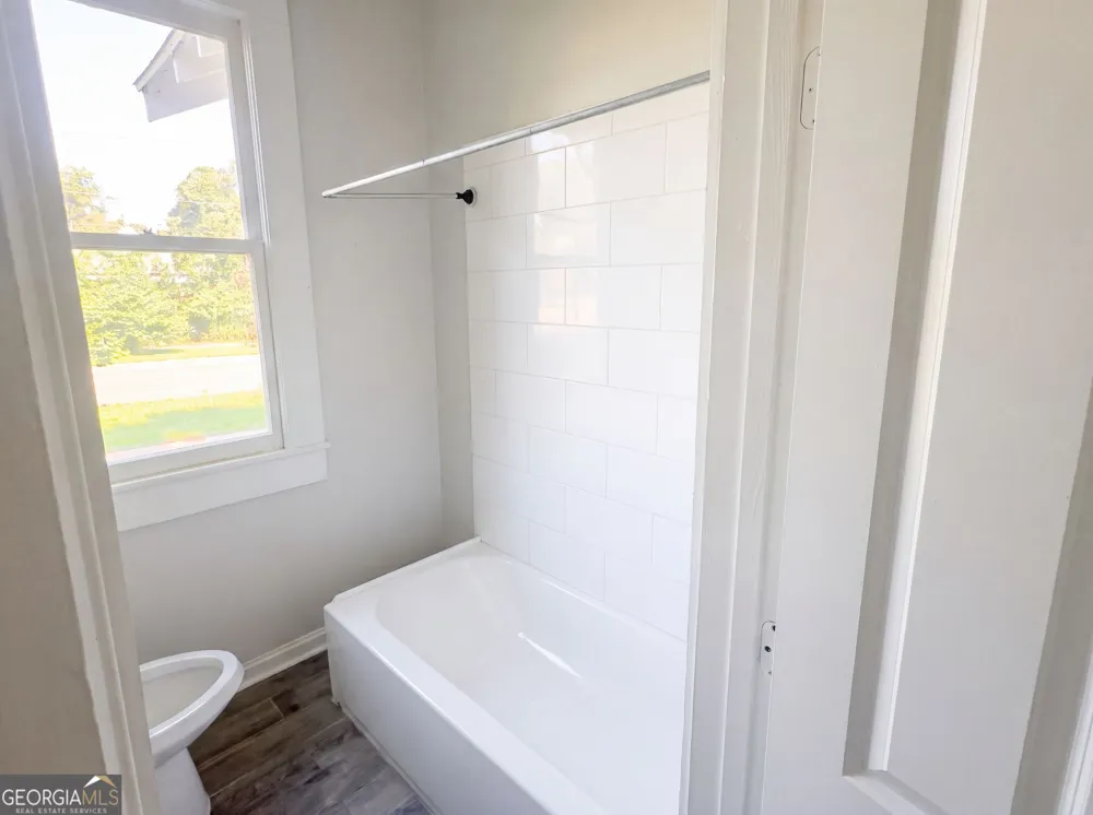 809 Mary ST Waycross, GA 31503