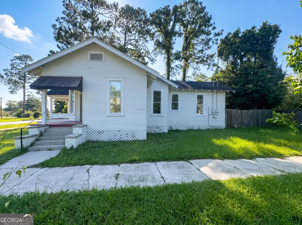 809 Mary ST Waycross, GA 31503