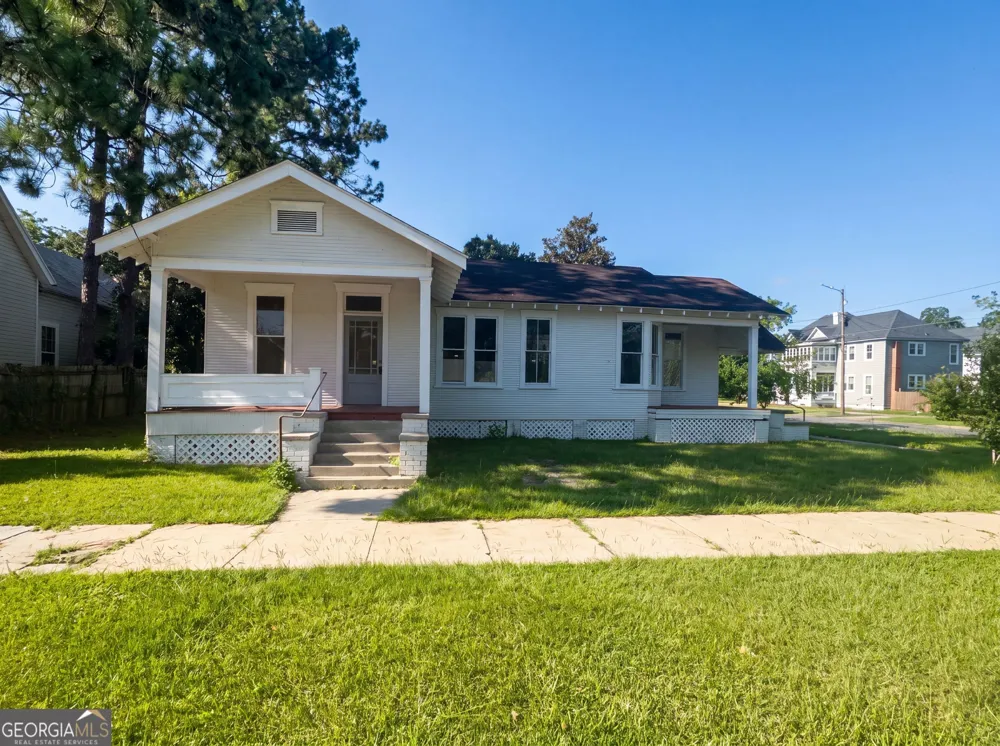 809 Mary ST Waycross, GA 31503