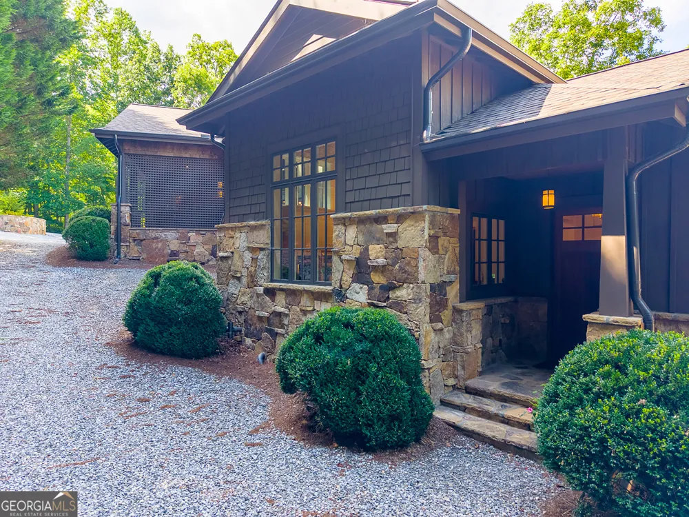 41 Lady Bug LN Clayton, GA 30525
