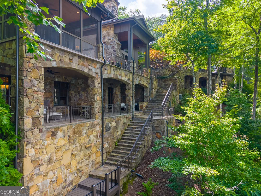 41 Lady Bug LN Clayton, GA 30525