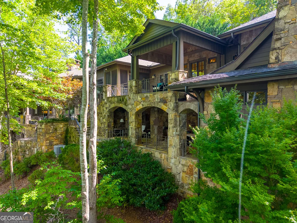 41 Lady Bug LN Clayton, GA 30525