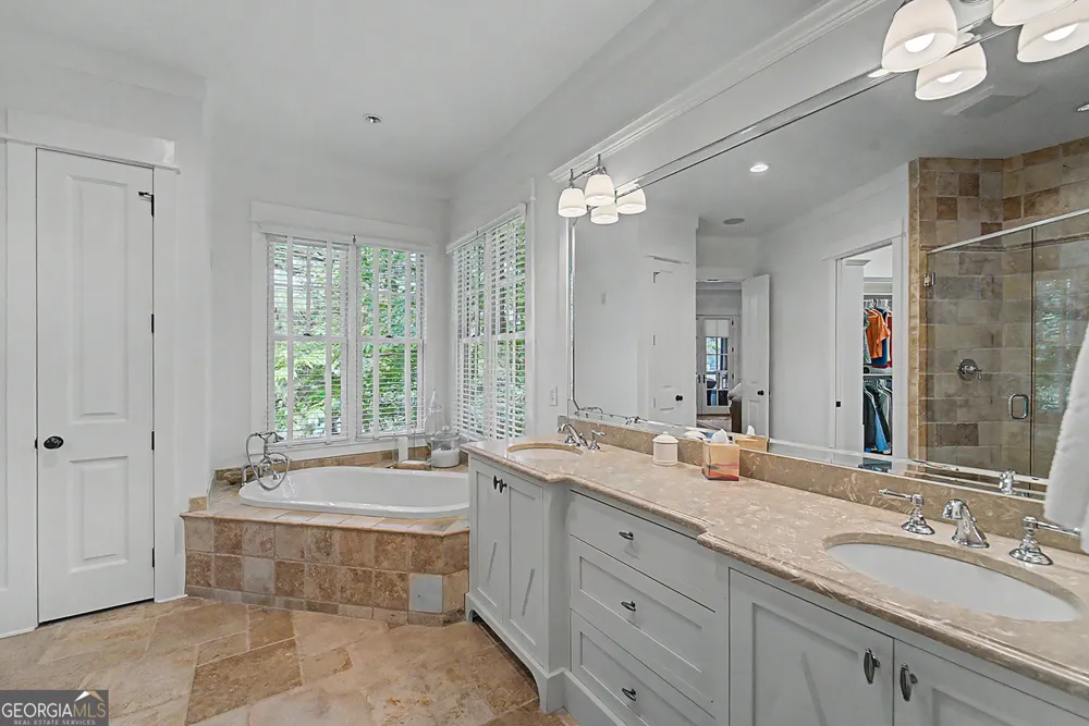 41 Lady Bug LN Clayton, GA 30525