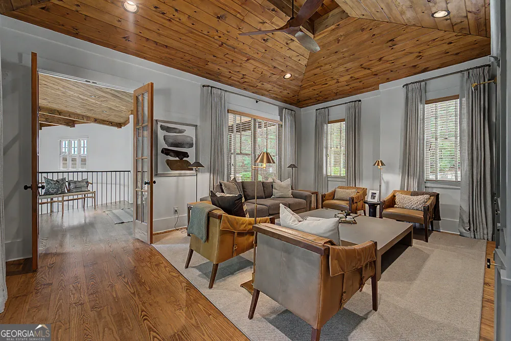 41 Lady Bug LN Clayton, GA 30525