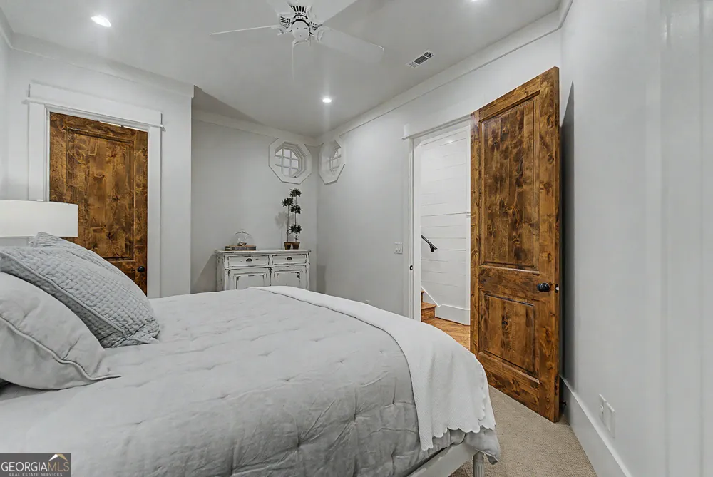 41 Lady Bug LN Clayton, GA 30525