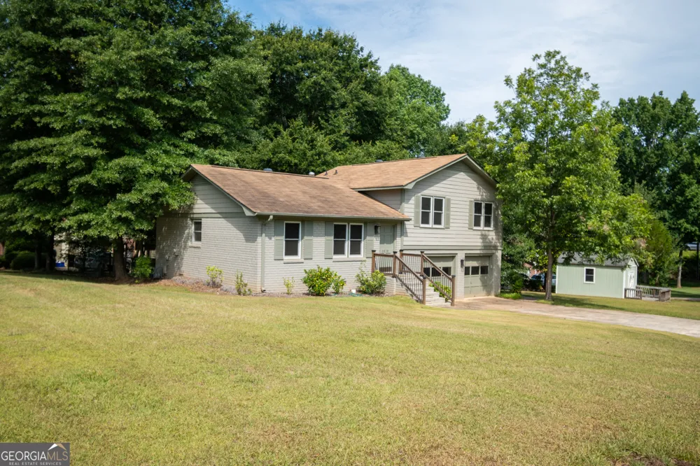 1030 Carriage Hill RD Watkinsville, GA 30677