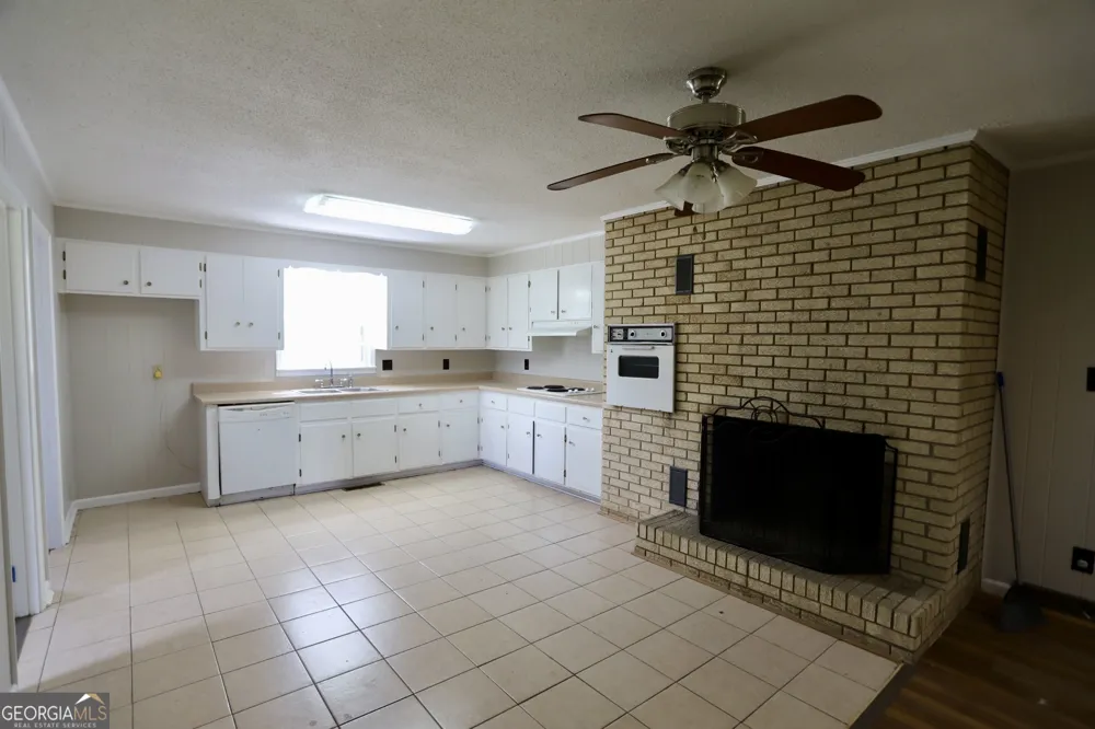 145 Scoggins TRL Summerville, GA 30747