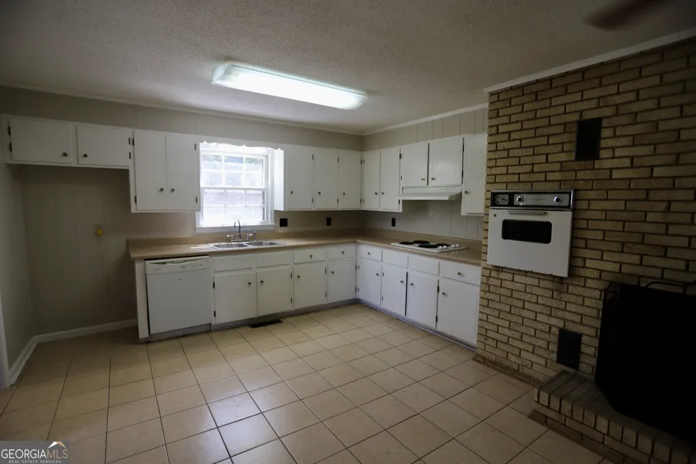 145 Scoggins TRL Summerville, GA 30747