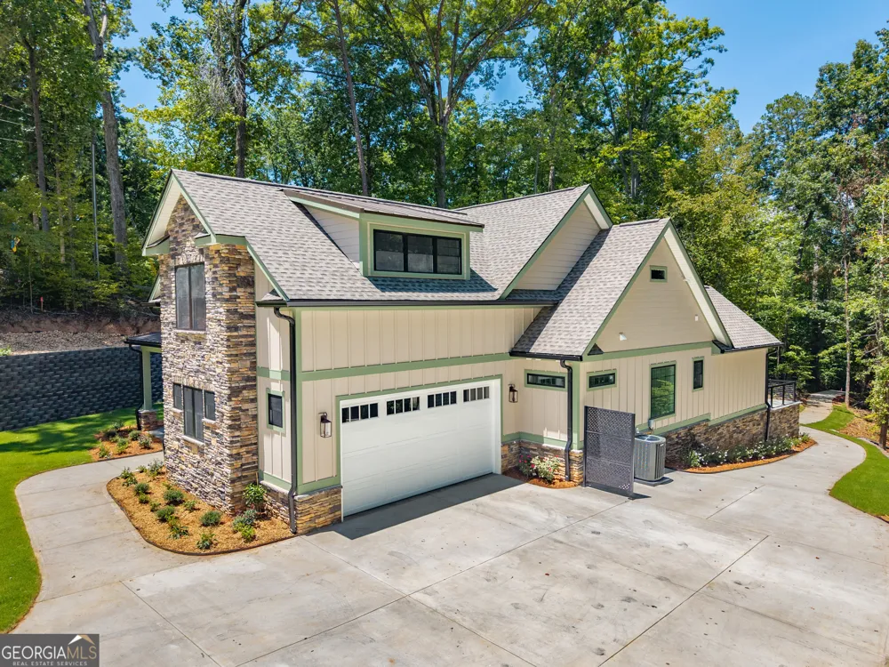 503 Point RD Westminster, SC 29693