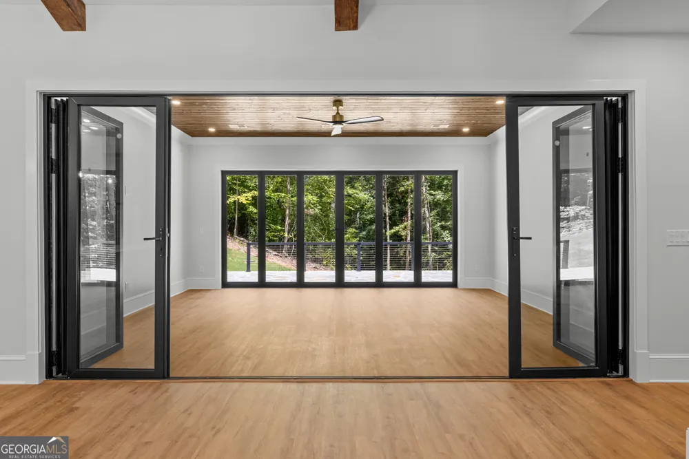 503 Point RD Westminster, SC 29693