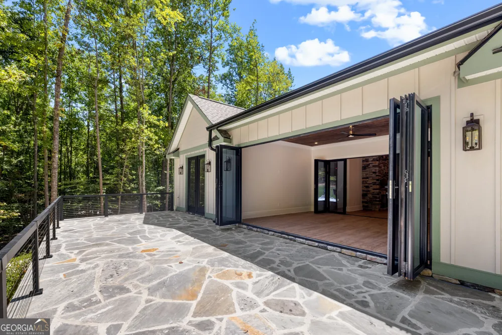 503 Point RD Westminster, SC 29693
