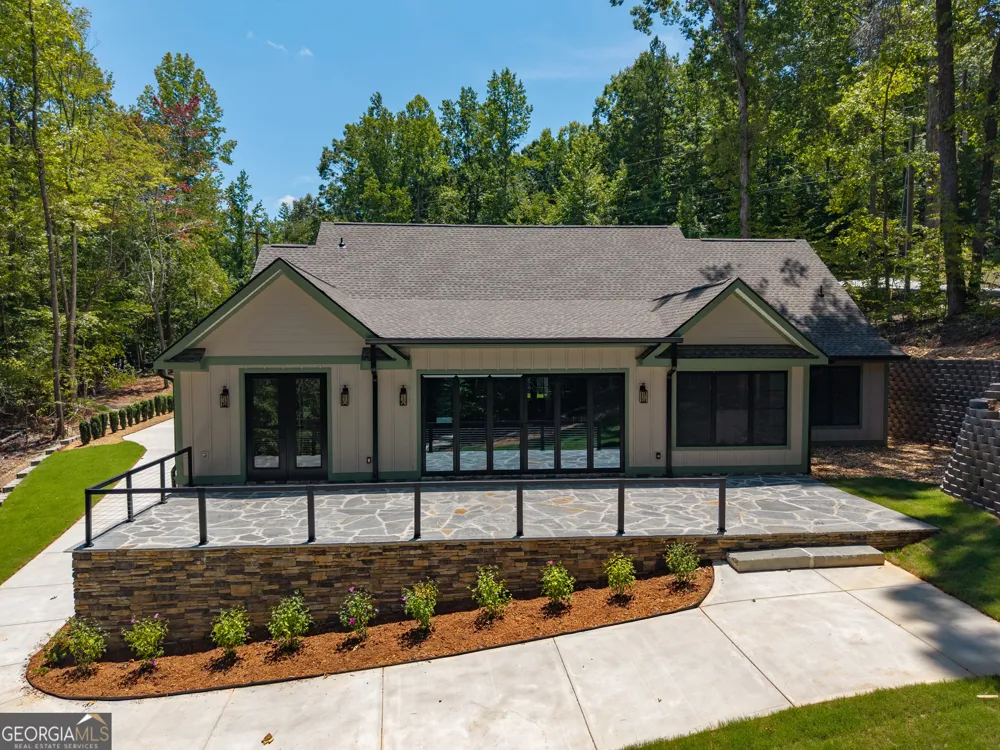 503 Point RD Westminster, SC 29693