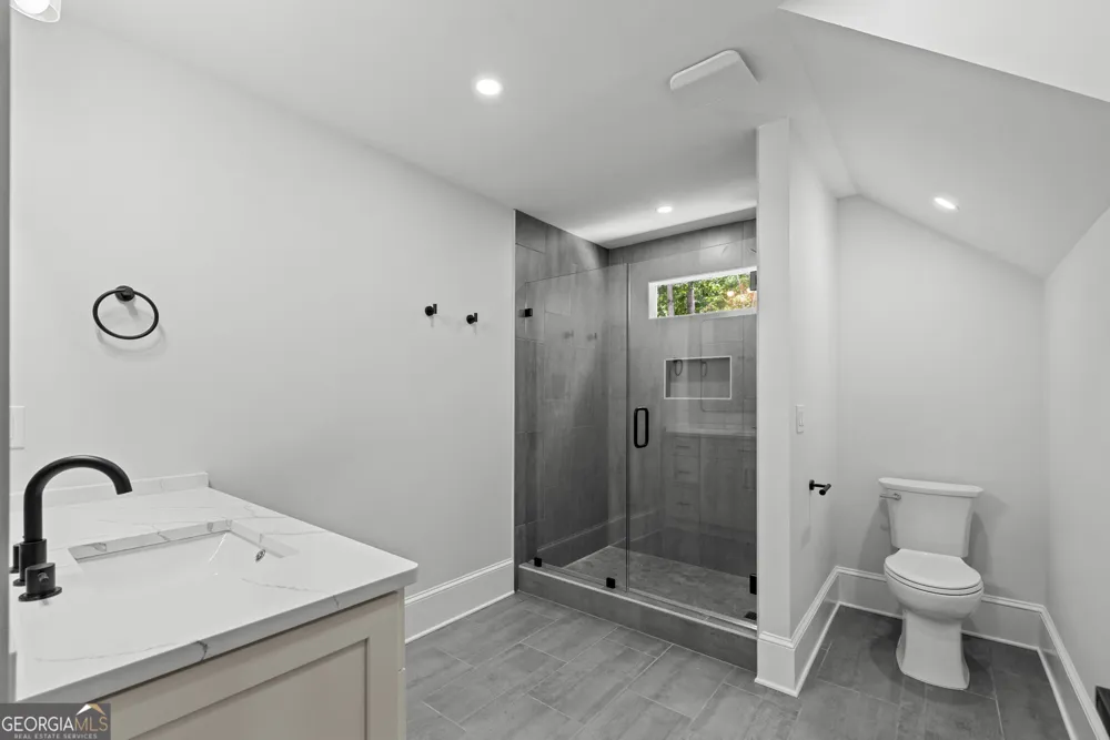503 Point RD Westminster, SC 29693
