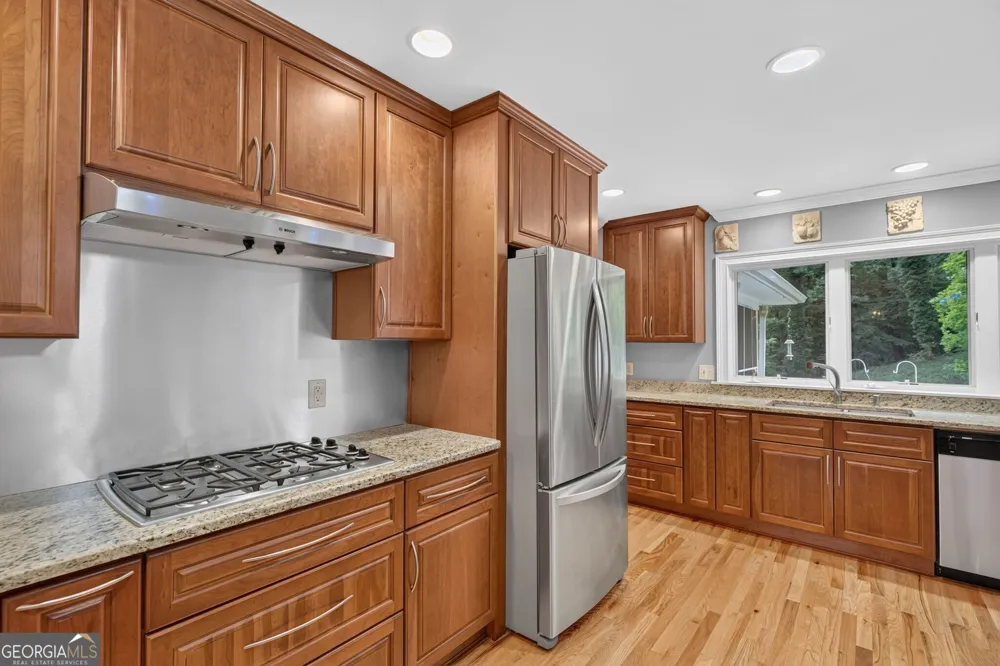 5274 Powers Ferry RD NW Sandy Springs, GA 30327