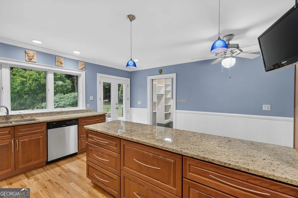 5274 Powers Ferry RD NW Sandy Springs, GA 30327