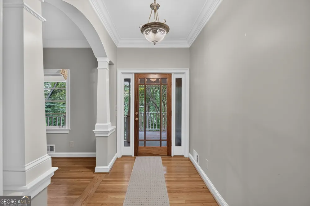 5274 Powers Ferry RD NW Sandy Springs, GA 30327
