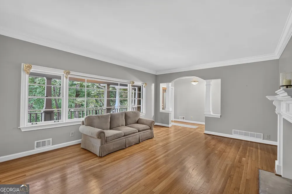 5274 Powers Ferry RD NW Sandy Springs, GA 30327
