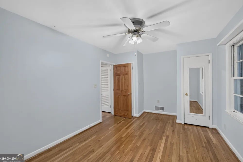 5274 Powers Ferry RD NW Sandy Springs, GA 30327