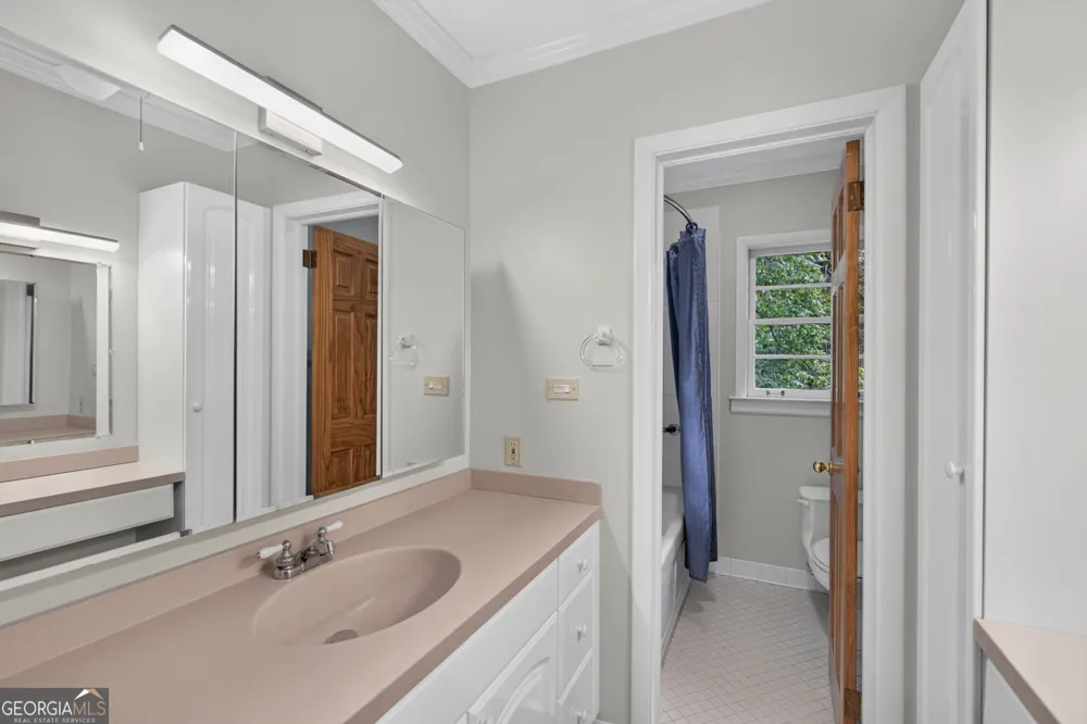 5274 Powers Ferry RD NW Sandy Springs, GA 30327