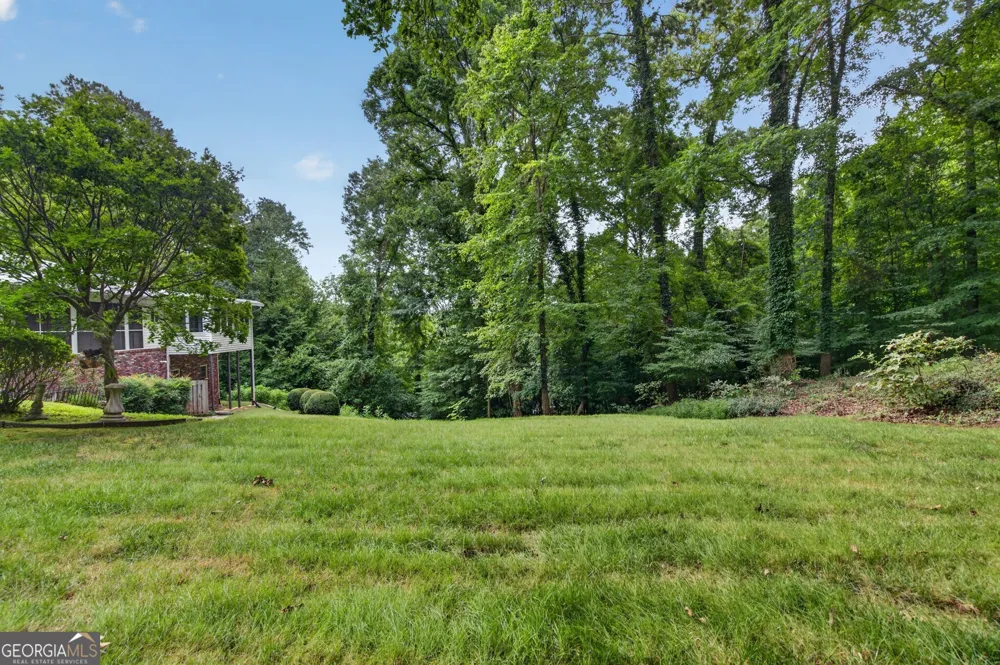 5274 Powers Ferry RD NW Sandy Springs, GA 30327