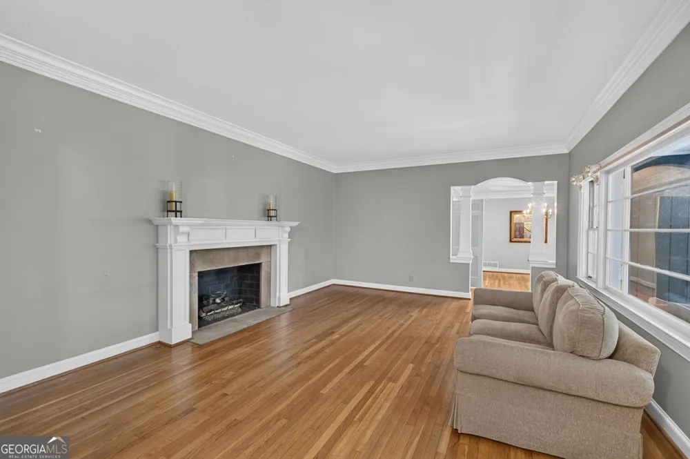 5274 Powers Ferry RD NW Sandy Springs, GA 30327