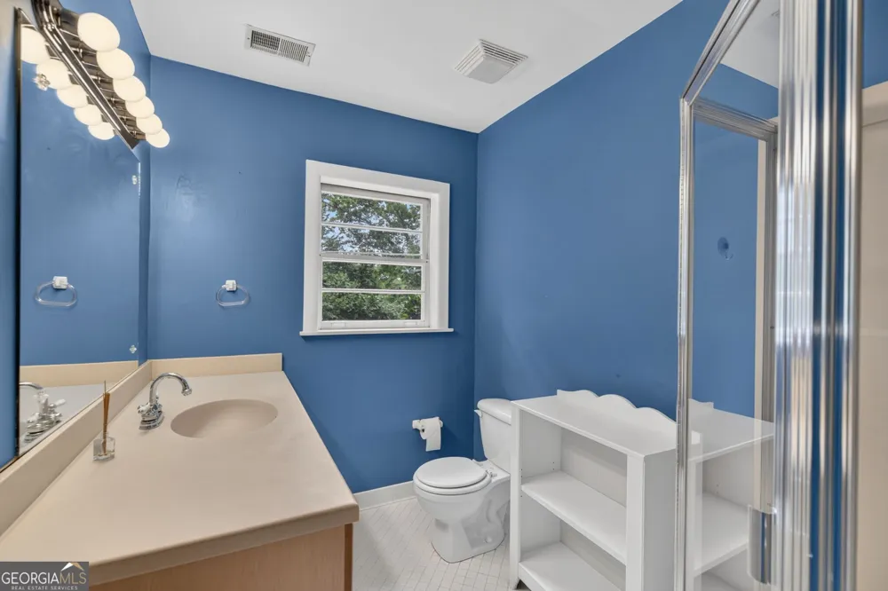 5274 Powers Ferry RD NW Sandy Springs, GA 30327