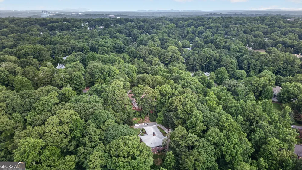 5274 Powers Ferry RD NW Sandy Springs, GA 30327