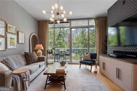44 Peachtree PL NW