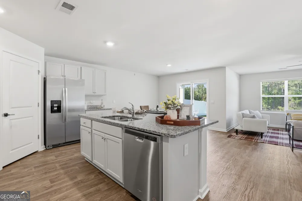 128 Skylark RD Bloomingdale, GA 31302