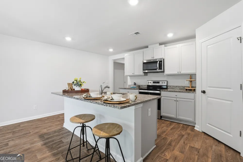 128 Skylark RD Bloomingdale, GA 31302