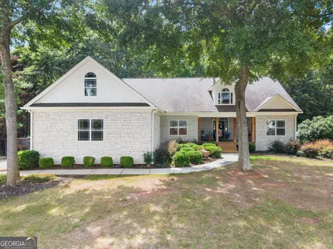 860 Lakeview DR