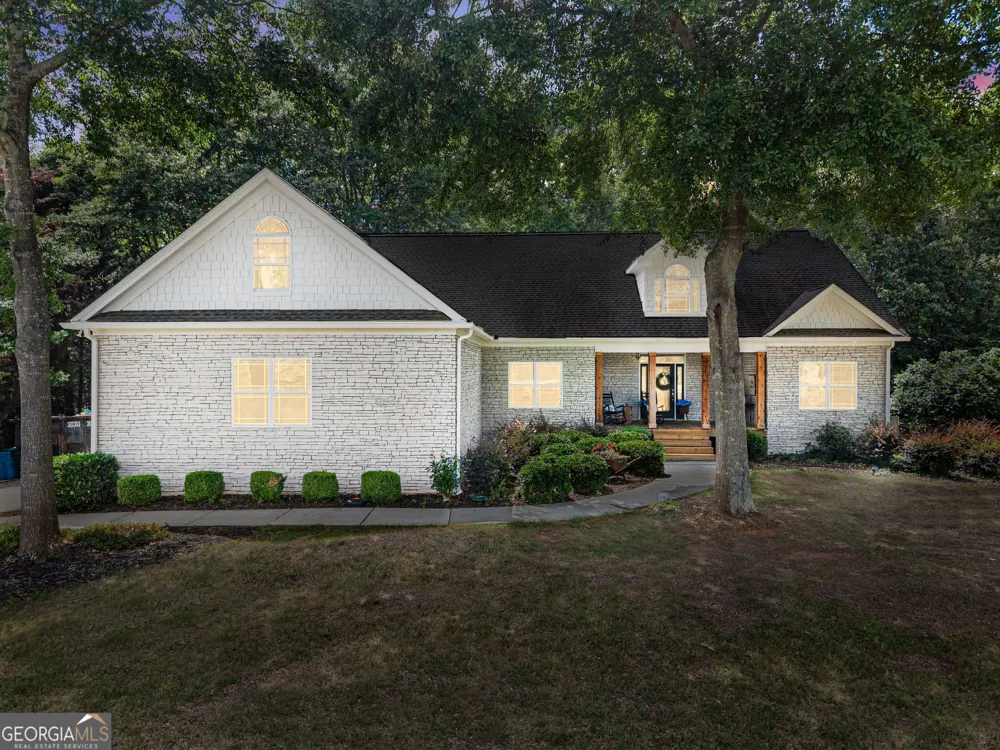 860 Lakeview DR Commerce, GA 30529