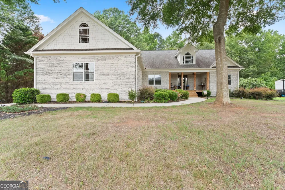 860 Lakeview DR Commerce, GA 30529
