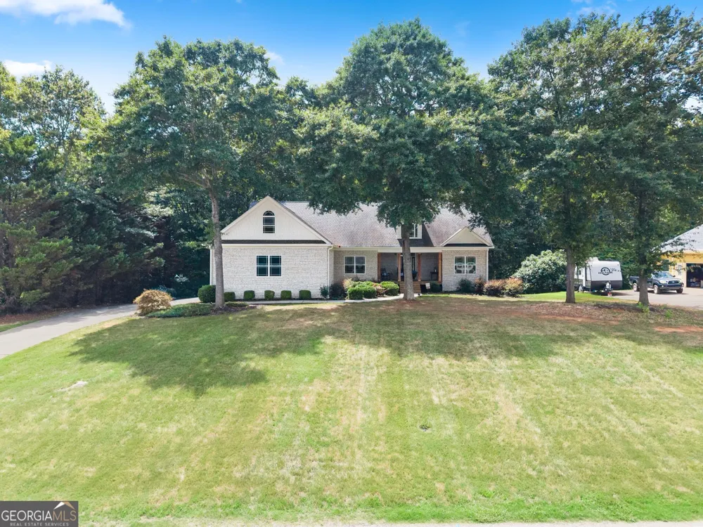860 Lakeview DR Commerce, GA 30529