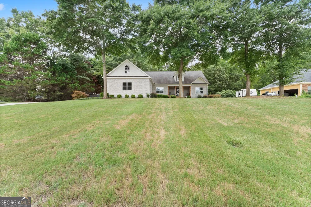 860 Lakeview DR Commerce, GA 30529