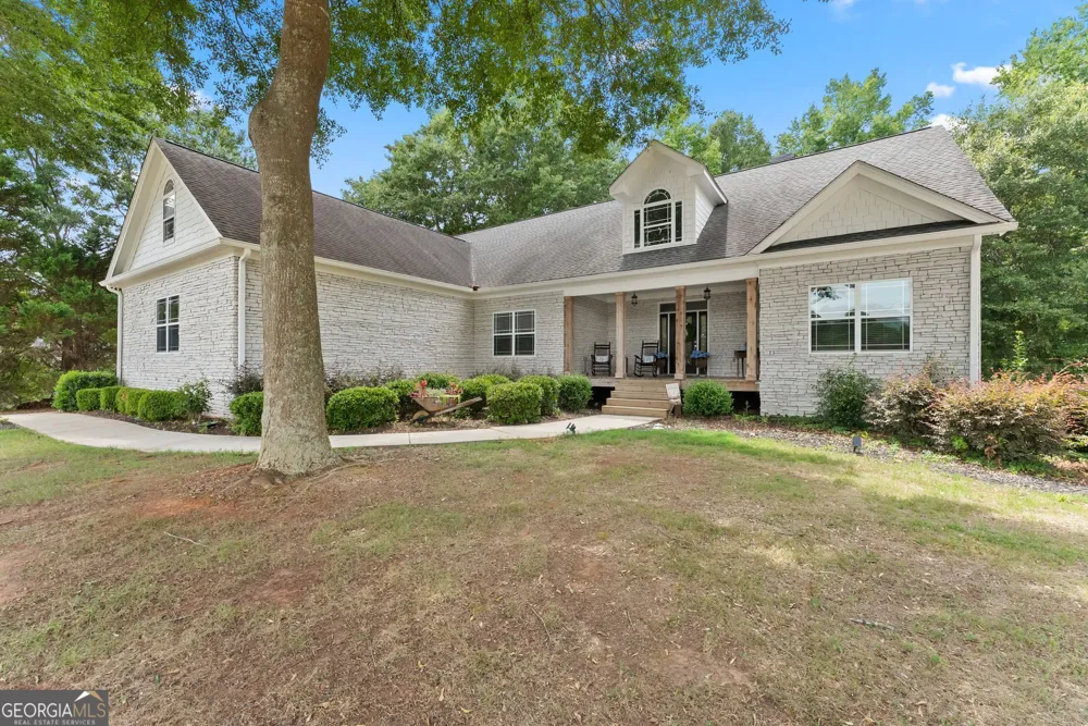 860 Lakeview DR Commerce, GA 30529