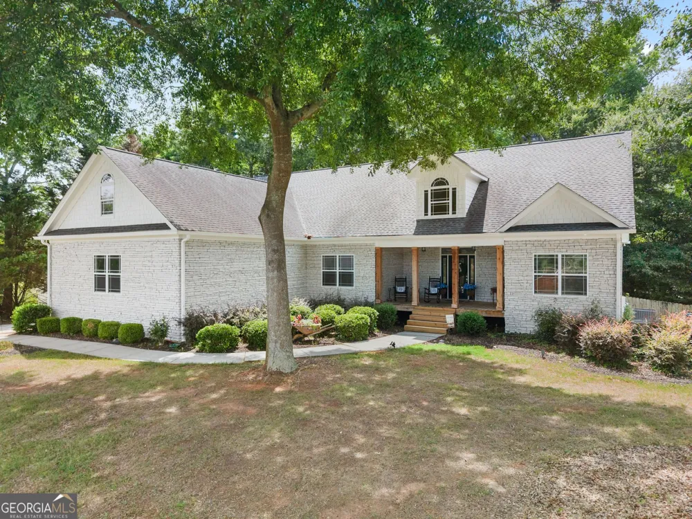 860 Lakeview DR Commerce, GA 30529