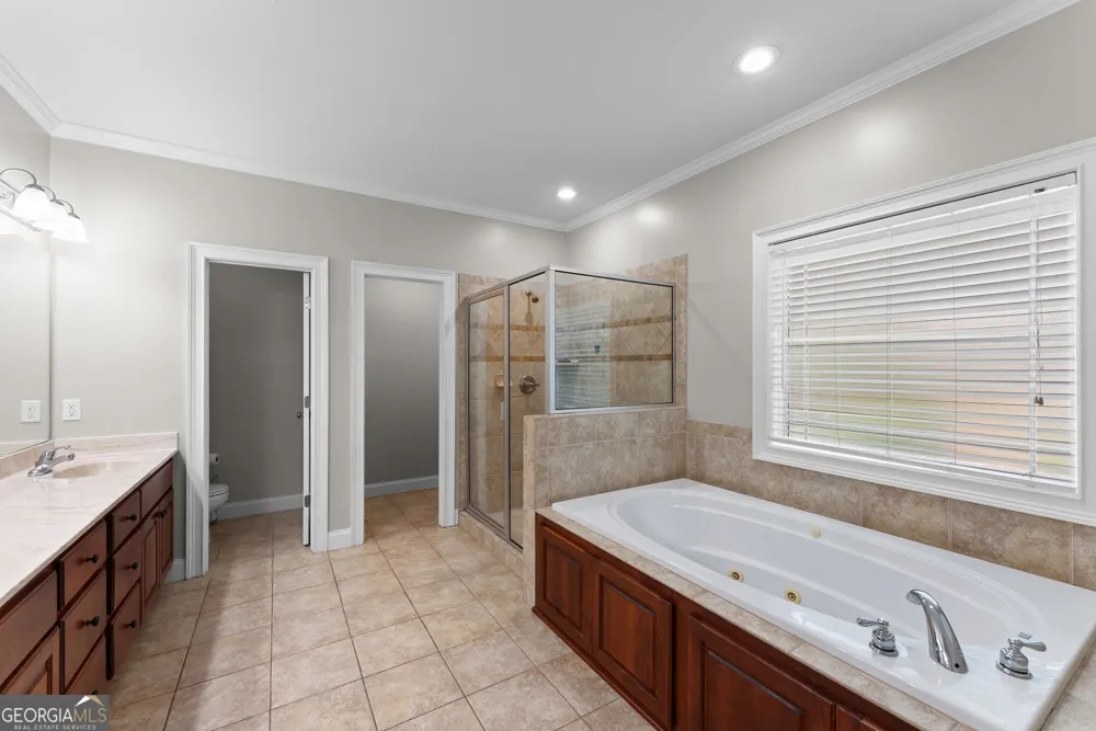 860 Lakeview DR Commerce, GA 30529