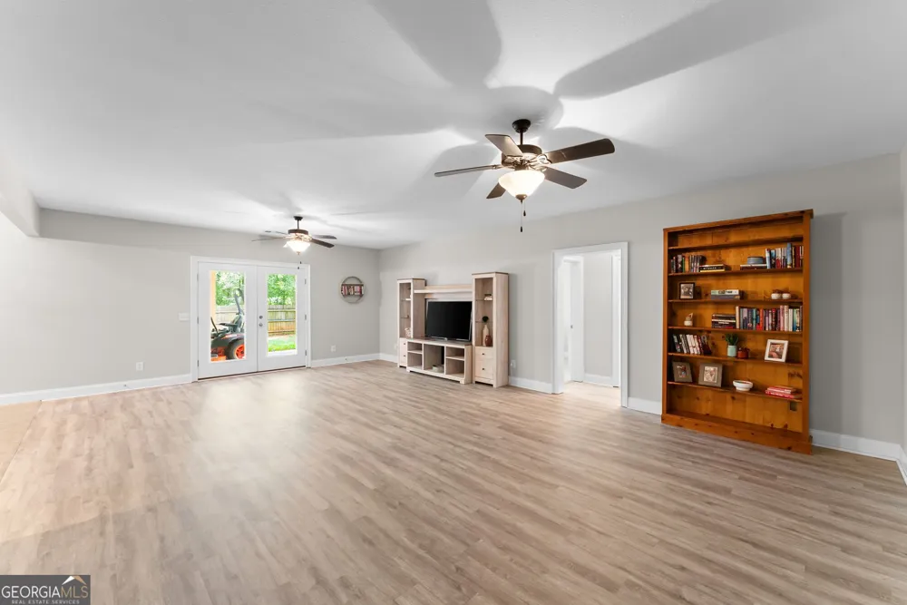 860 Lakeview DR Commerce, GA 30529
