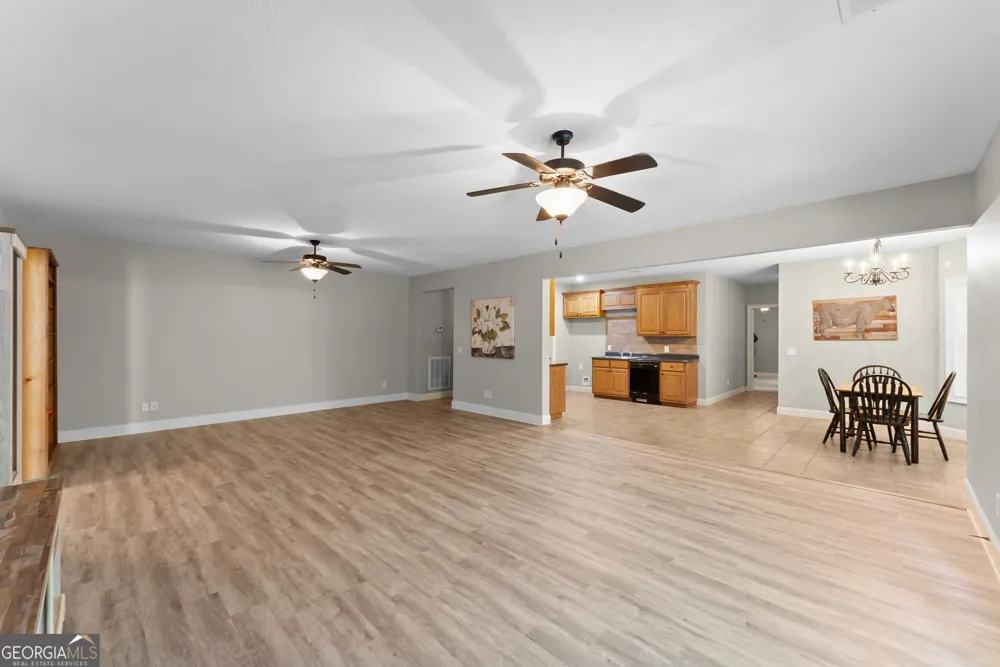 860 Lakeview DR Commerce, GA 30529