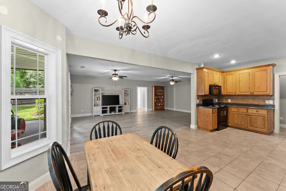 860 Lakeview DR Commerce, GA 30529