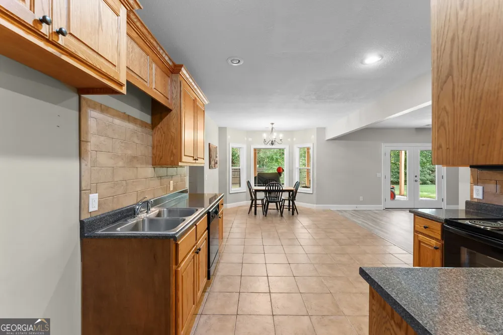 860 Lakeview DR Commerce, GA 30529