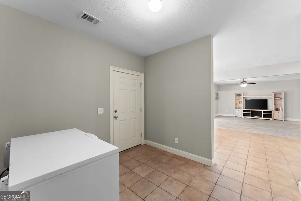 860 Lakeview DR Commerce, GA 30529