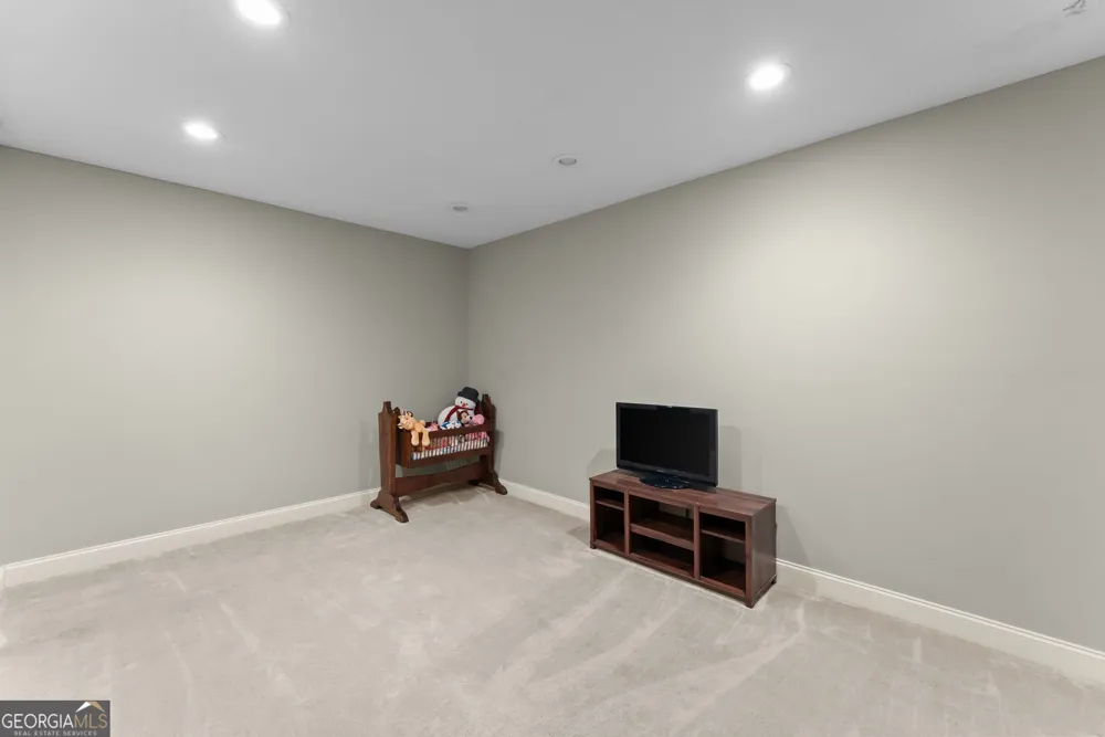 860 Lakeview DR Commerce, GA 30529